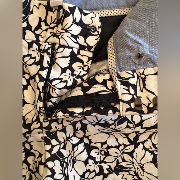 Banana Republic Hampton Fit Shorts - Picture 4 of 11